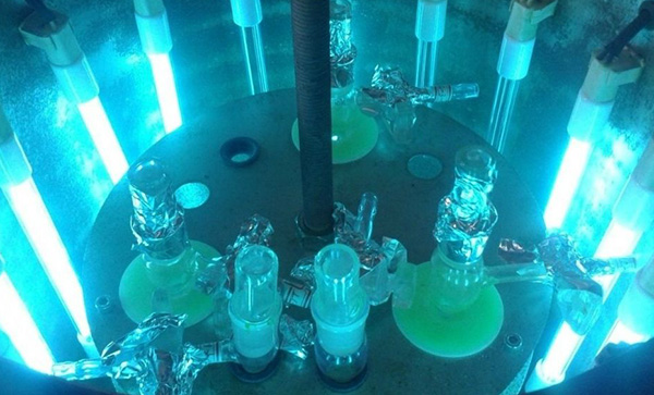 光固化涂料在光照射下发生的化学反应基本定律。
